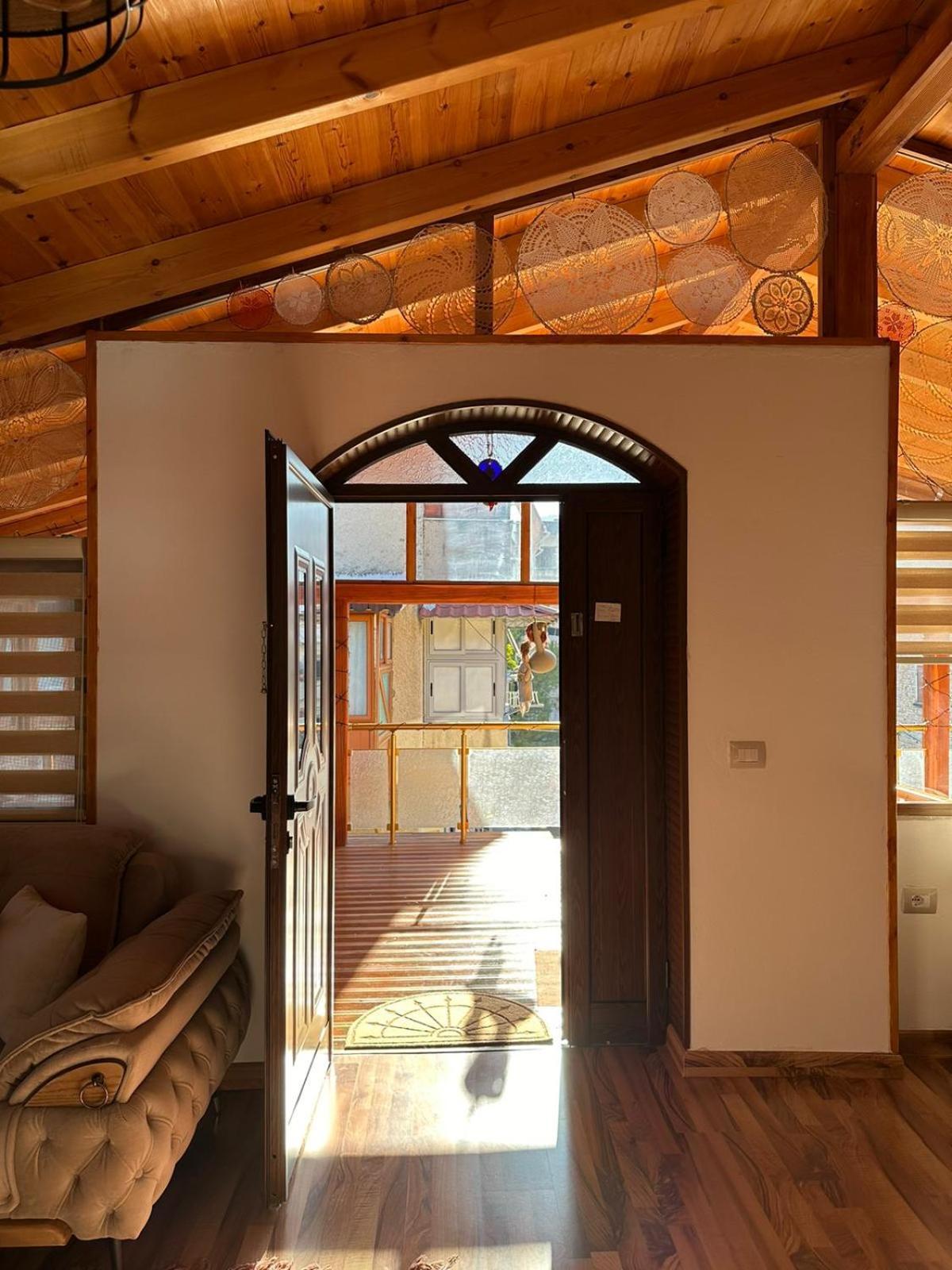 Alimeti Guesthouse 培拉特 外观 照片