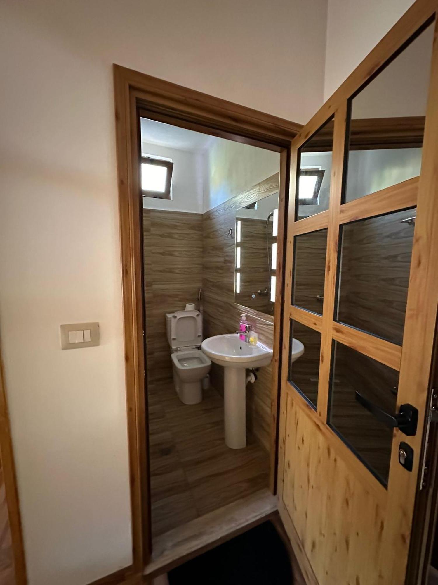 Alimeti Guesthouse 培拉特 外观 照片