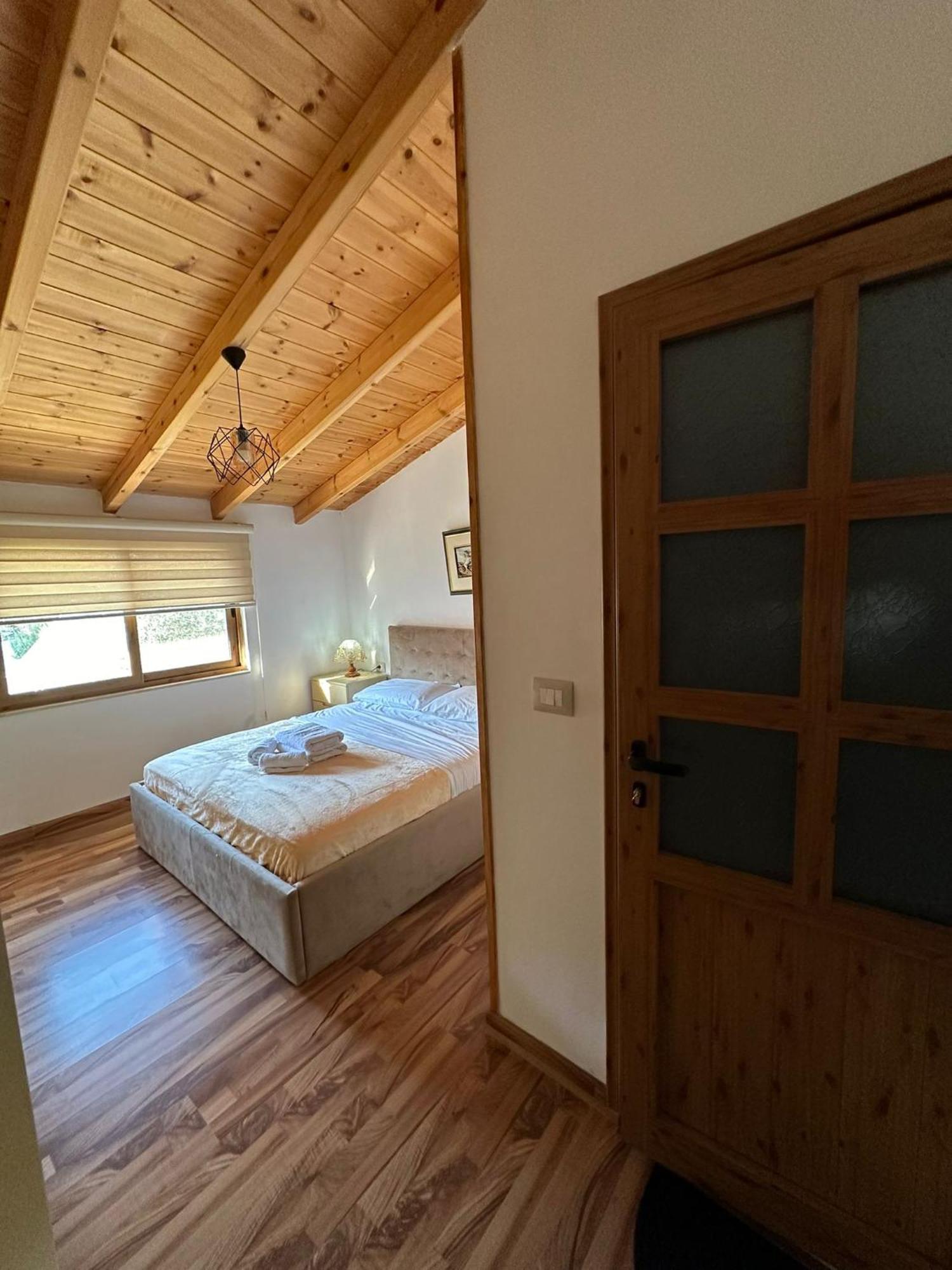 Alimeti Guesthouse 培拉特 外观 照片