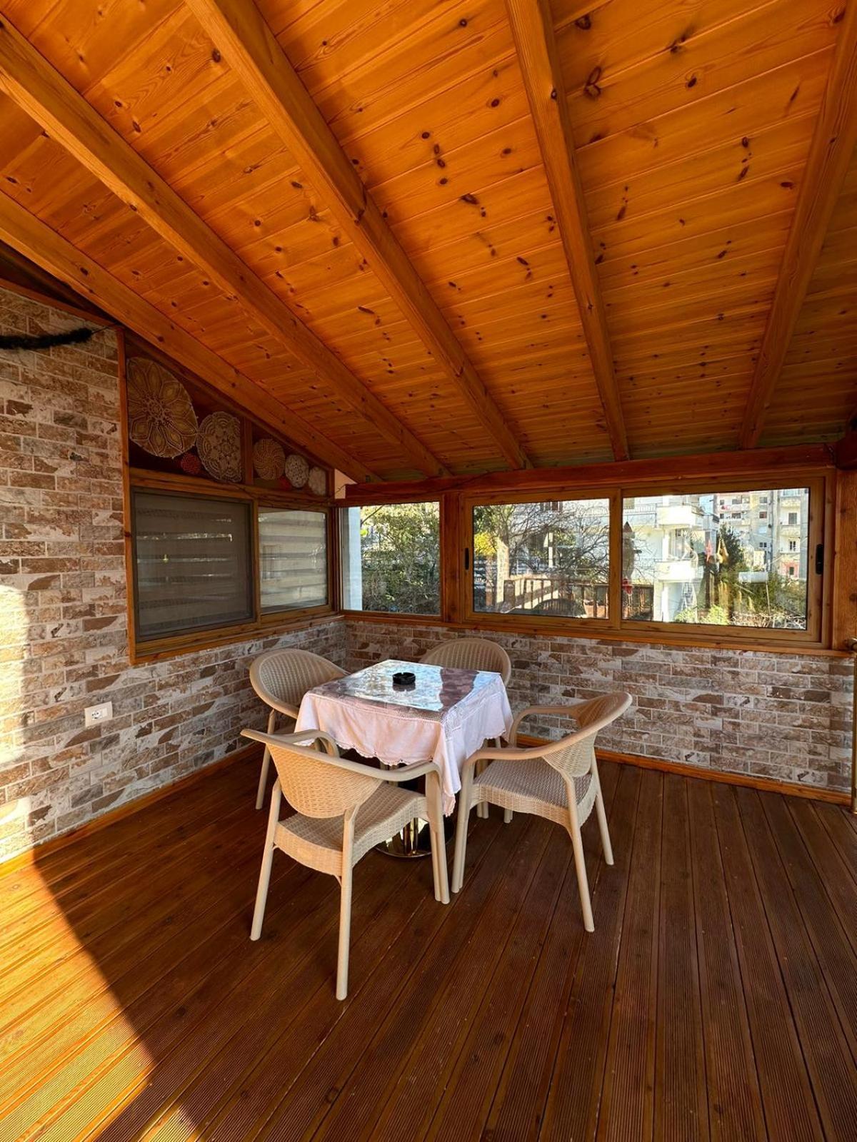 Alimeti Guesthouse 培拉特 外观 照片