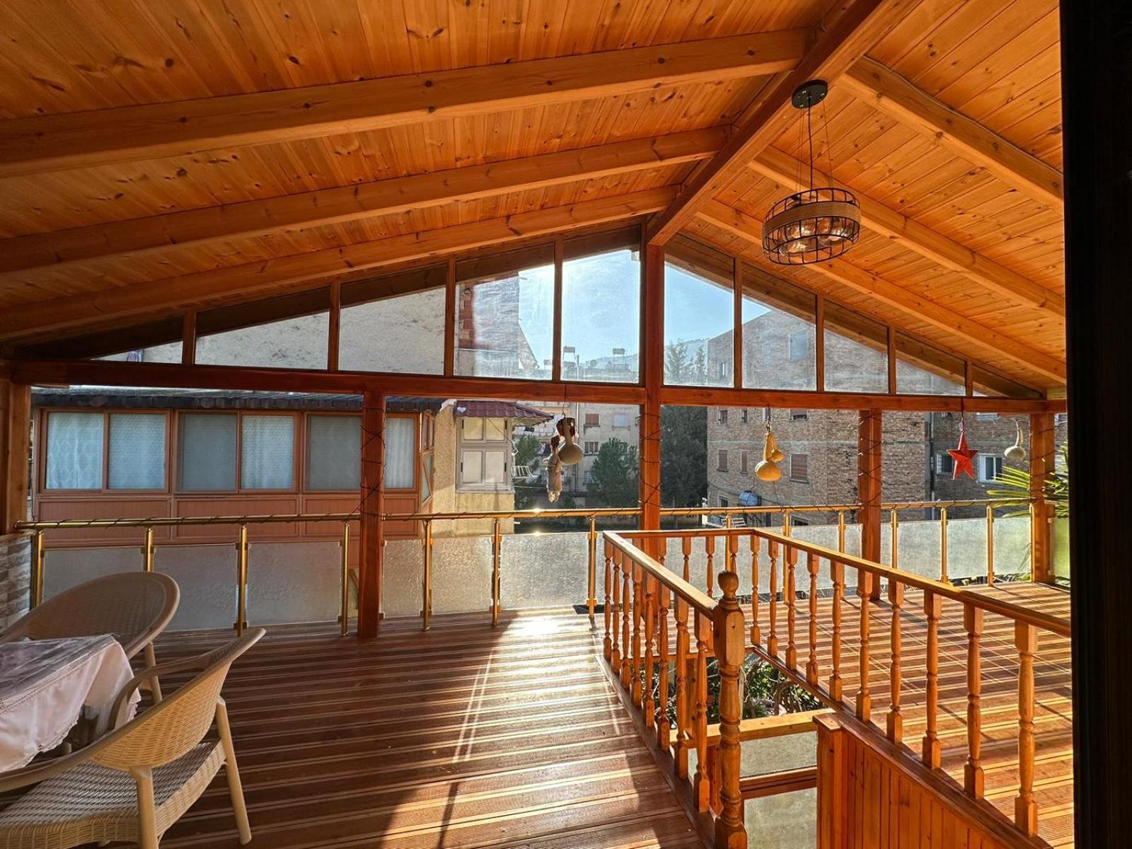 Alimeti Guesthouse 培拉特 外观 照片