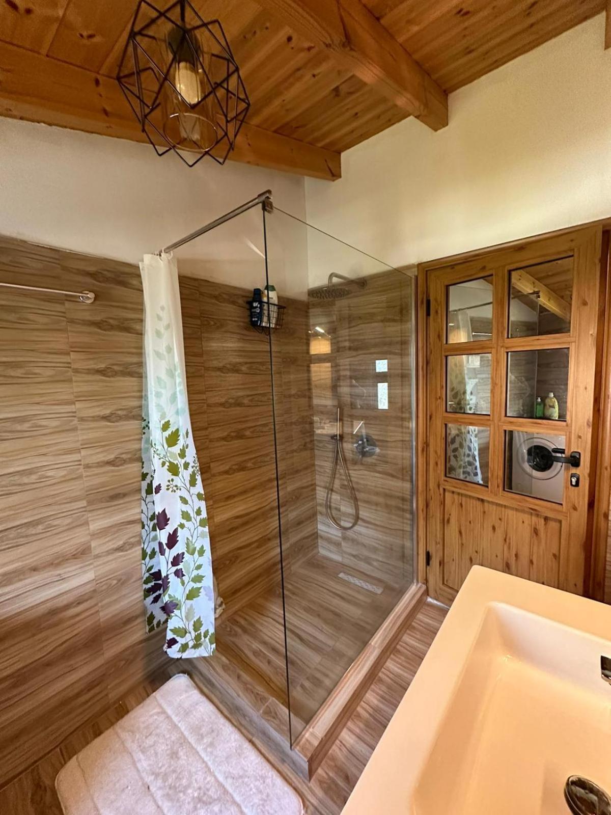 Alimeti Guesthouse 培拉特 外观 照片