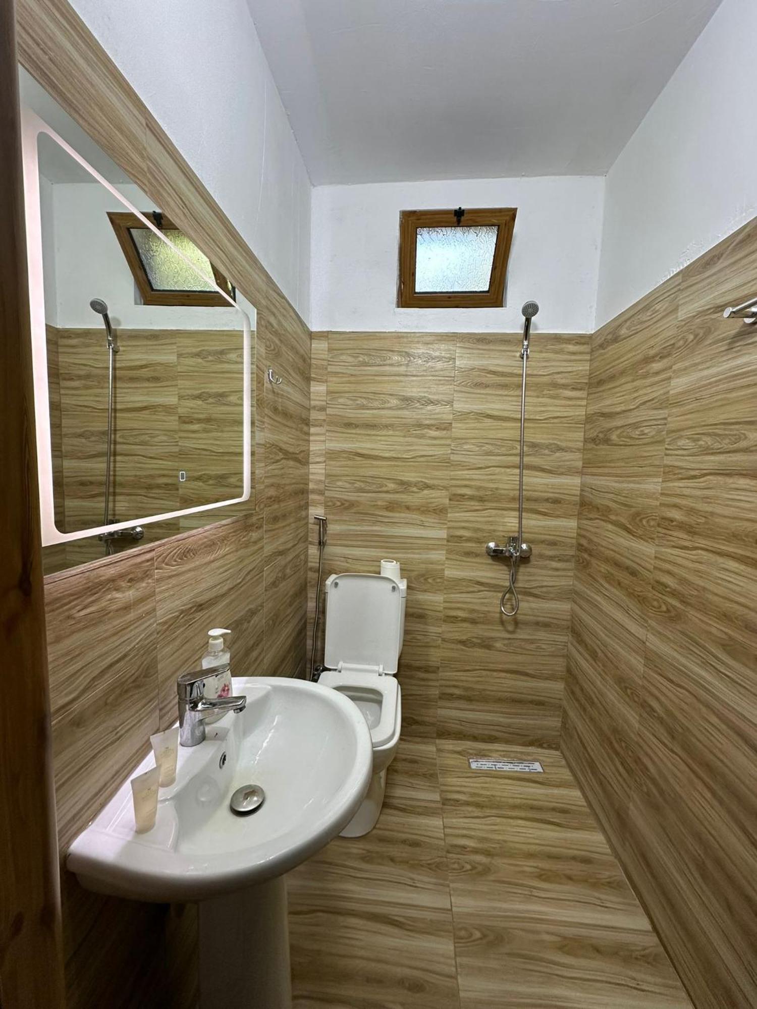 Alimeti Guesthouse 培拉特 外观 照片